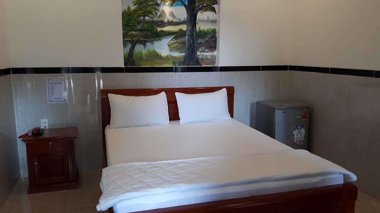 Motel Hoang Gia Long Khanh Buitenkant foto